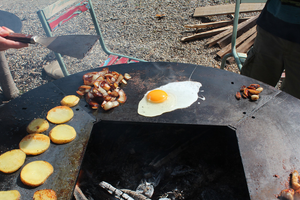 Yagoona Ringgrill BBQ & Goanna Fire Pit Australia cooking food